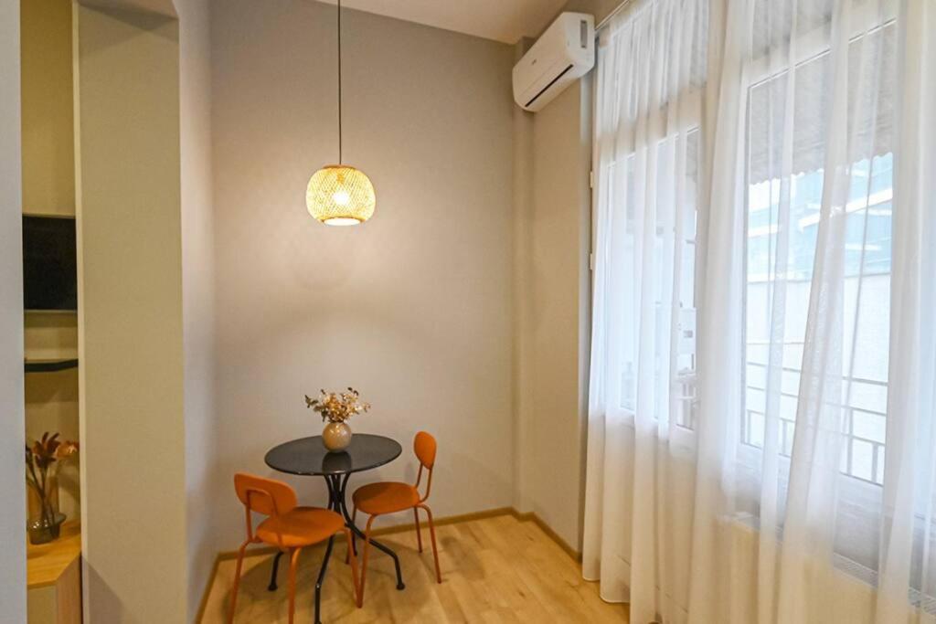 Studio With Balcony In Old City Тбилиси Екстериор снимка